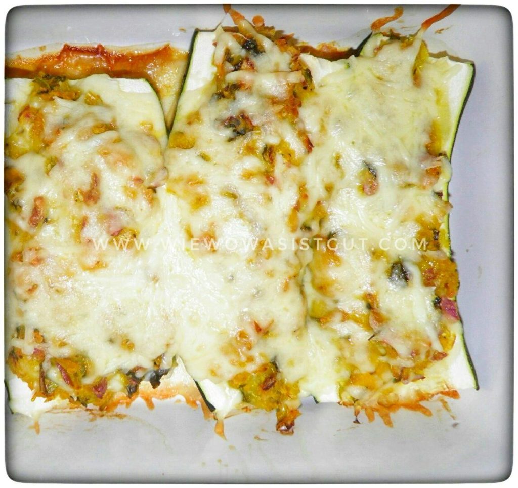 gefuellte-zucchini-aus-dem-backofen-mit-salat-und-pommes-aus-dem-airfryer