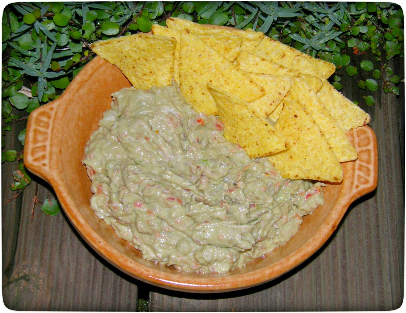 Guacamole mit Nachos oder als Dip - schmeckt immer lecker - Wiewowasistgut