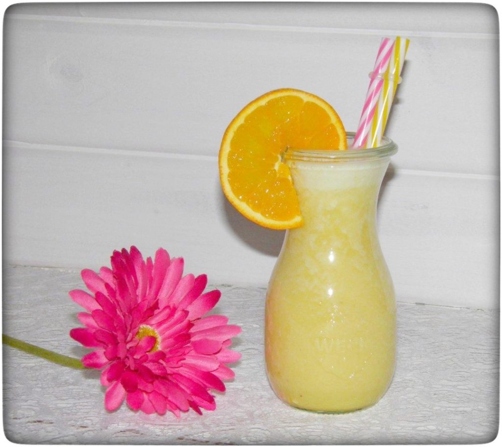 Gute-Laune-Morgen Smoothie-Ananas-Bananen-Ingwer-Thermomix