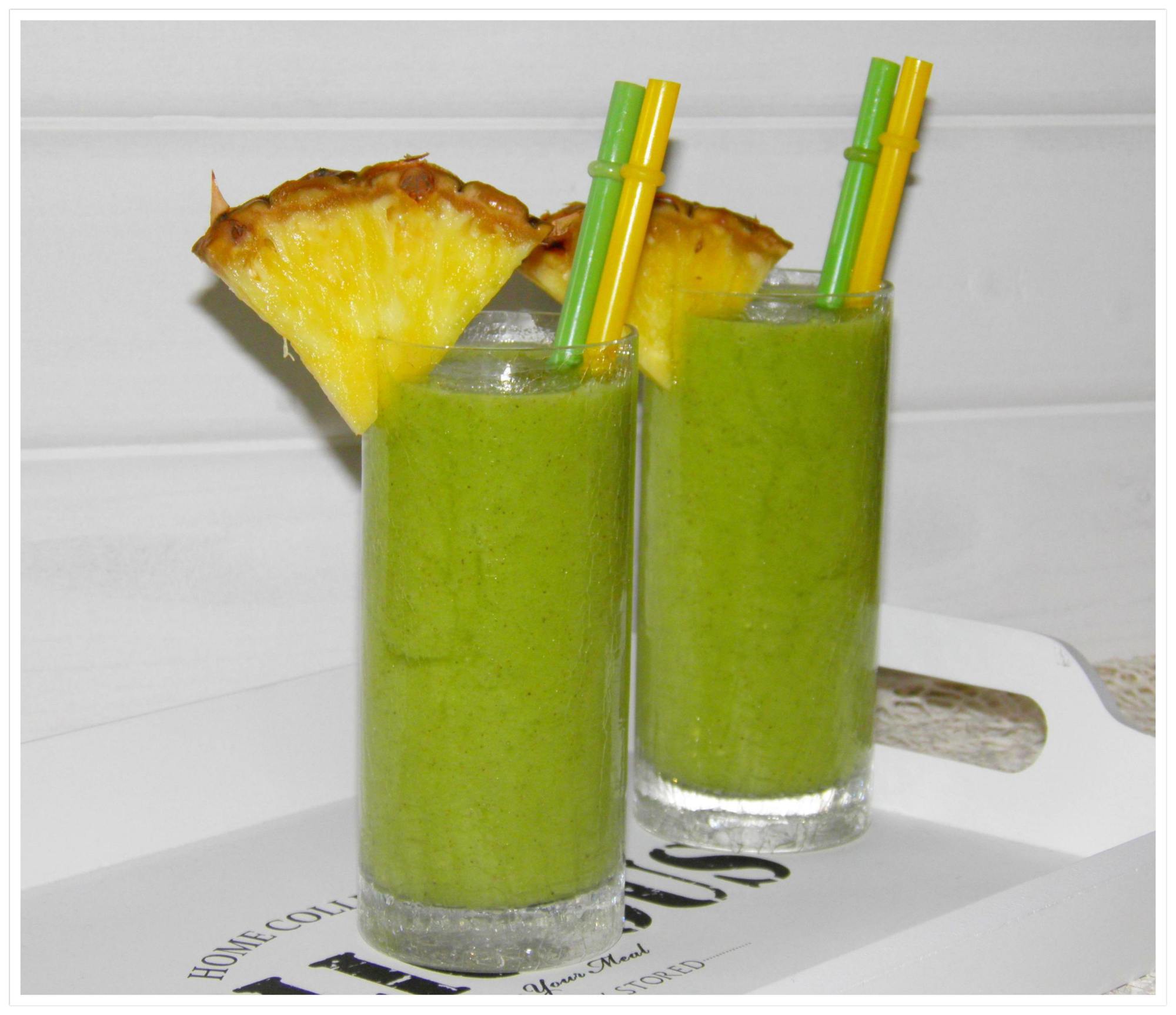 Grüner-Smoothie-mit-Pak-Choi-Ananas-Ingwer-Thermomix - Wiewowasistgut