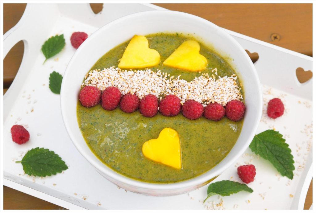 Grüner-Smoothie-Bowl-Gesundes-Frühstück-zum-Löffeln Grüner-Smoothie-Bowl-Gesundes-Frühstück-zum-Löffeln