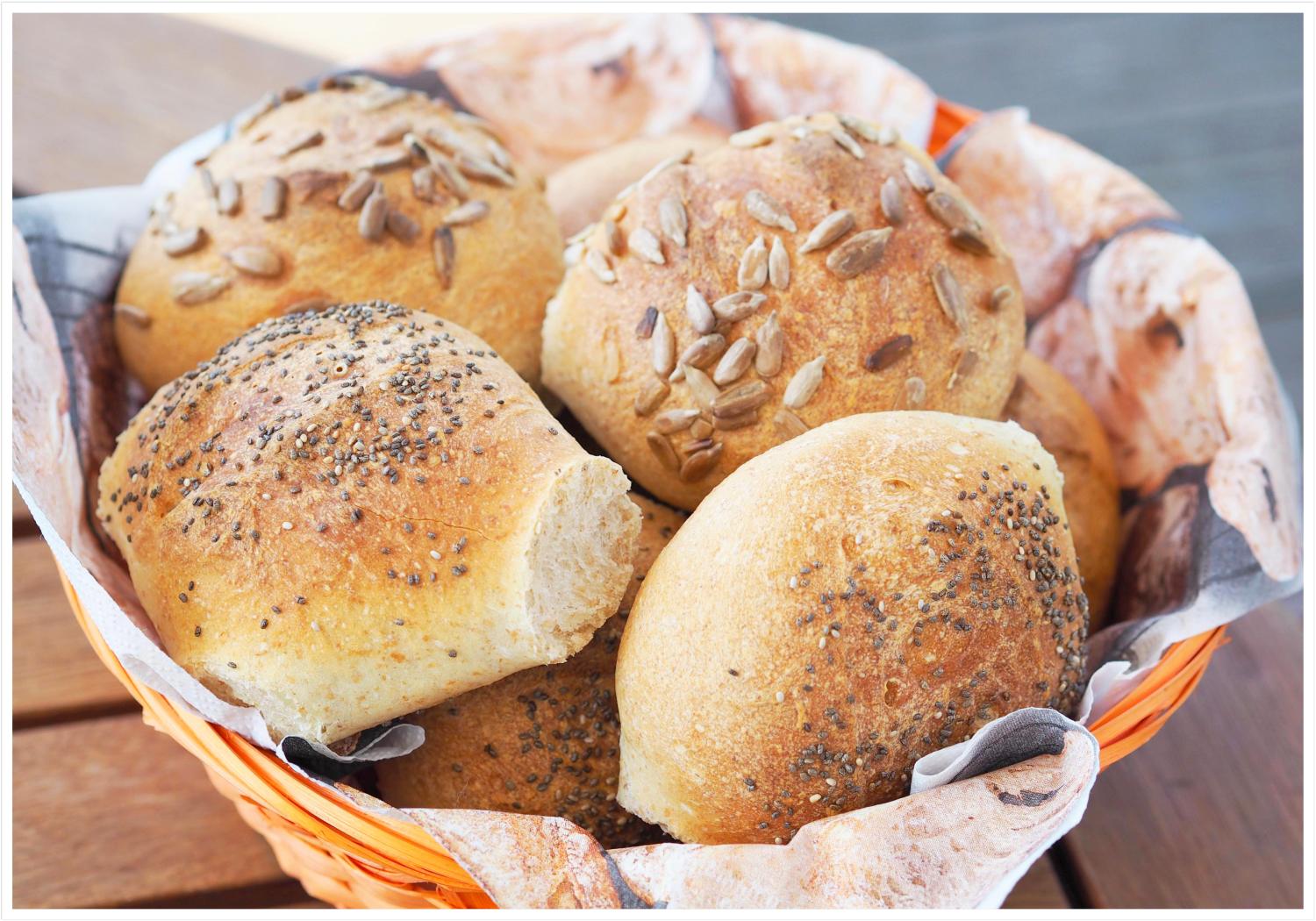 Schnelle Fruhstuck Knusperlis Leckere Brotchen Mit Saaten Wiewowasistgut Com