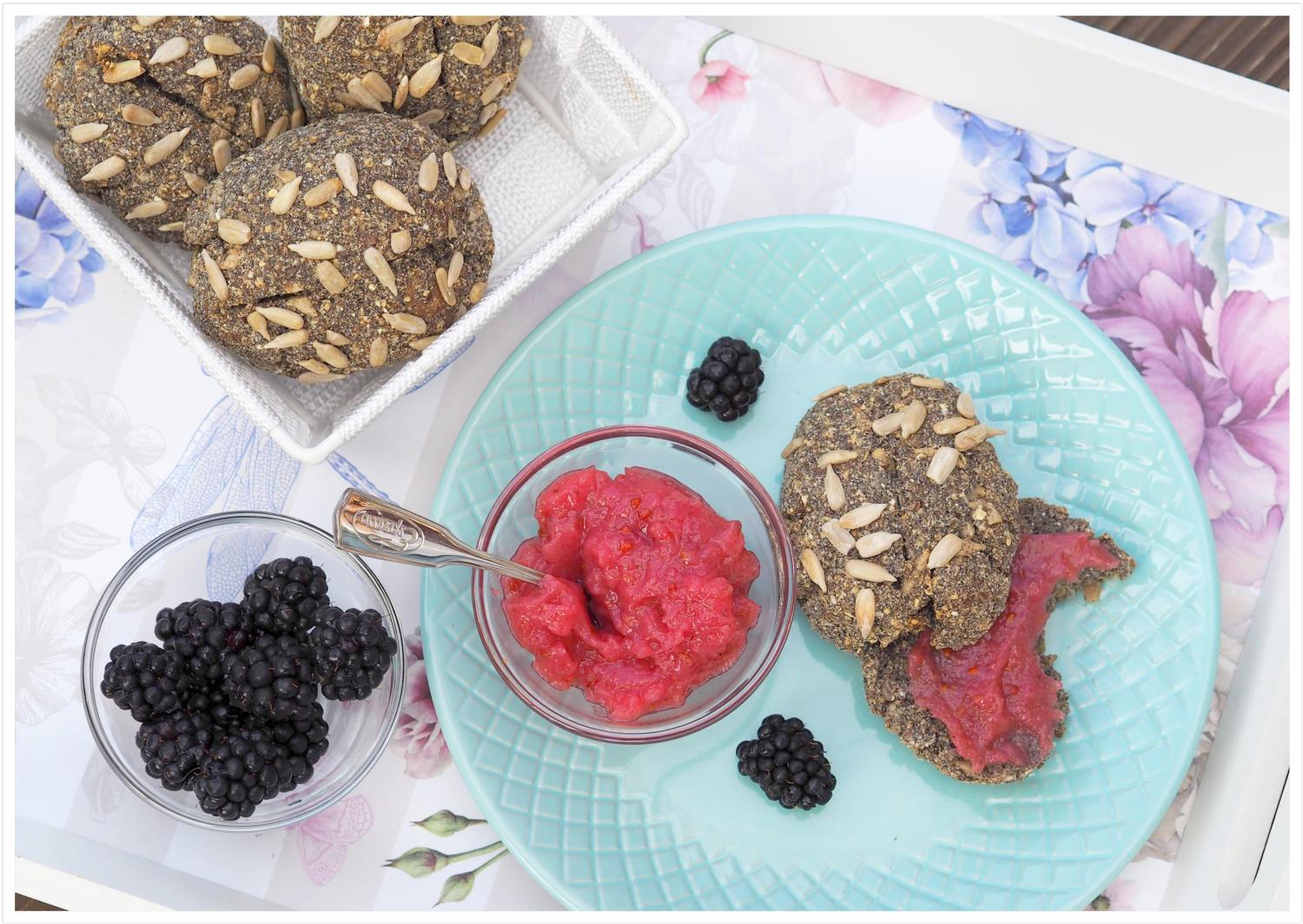 Low-Carb Brötchen mit gesundem Schwarzkümmelmehl