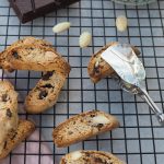 schoko-mandel-cantuccini-italienisches-mandelgebaeck-mychoco