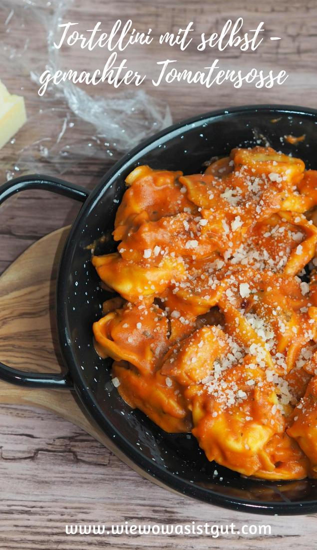 Tortellini mit selbstgemachter Tomaten-Kräutersoße - Wiewowasistgut