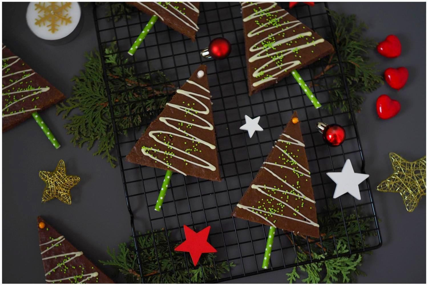 Lebkuchen-Tannenbaum-Brownies (mit Apfelmus statt Butter) - Wiewowasistgut