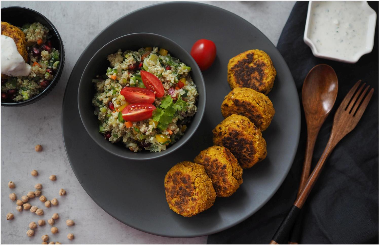 Falafel Mit Joghurt Minz Dressing Und Fruchtigem Quinoa Salat Wiewowasistgut Com