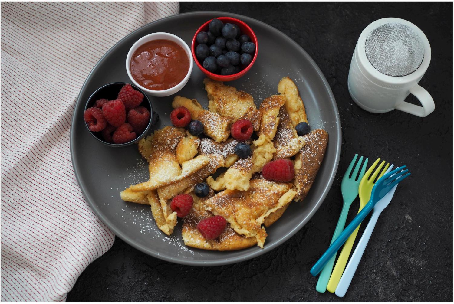 Fluffiger Kaiserschmarrn mit Beeren - gerne proteinreich!