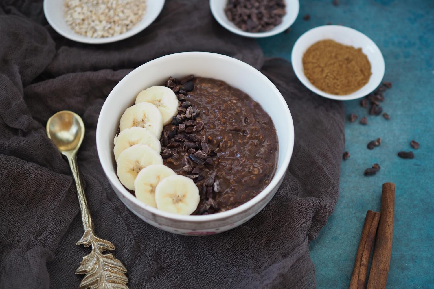 10-Minuten Frühstück: Schoko-Bananen-Porridge Bowl - Wiewowasistgut