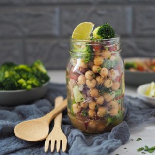 perfektes-meal-prep-kichererbsen-brokkoli-salat-to-go