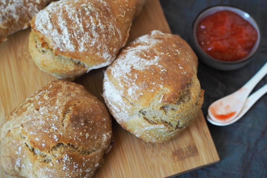 Knusprige Roggen-Dinkel Brötchen (Bürlis) - Wiewowasistgut