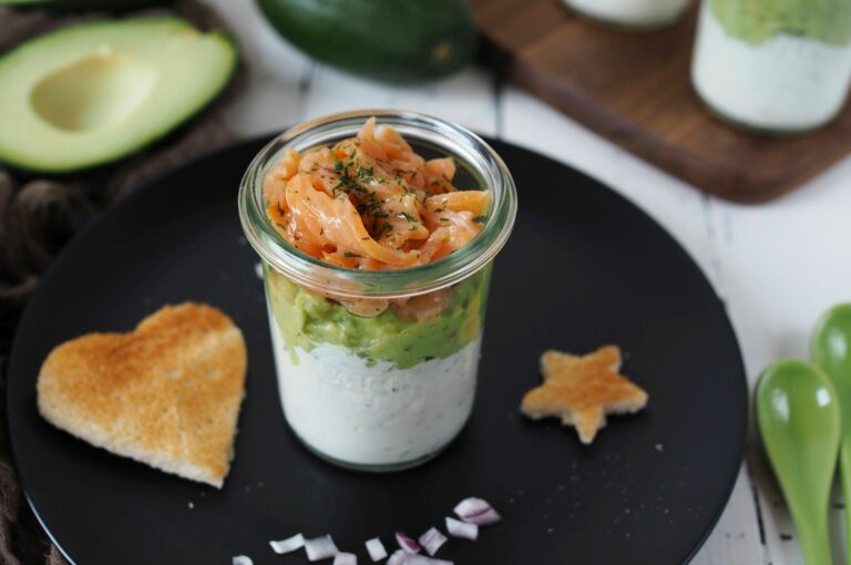 Avocado-Lachs-Gläschen - die ideale Vorspeise für die Feiertage ...