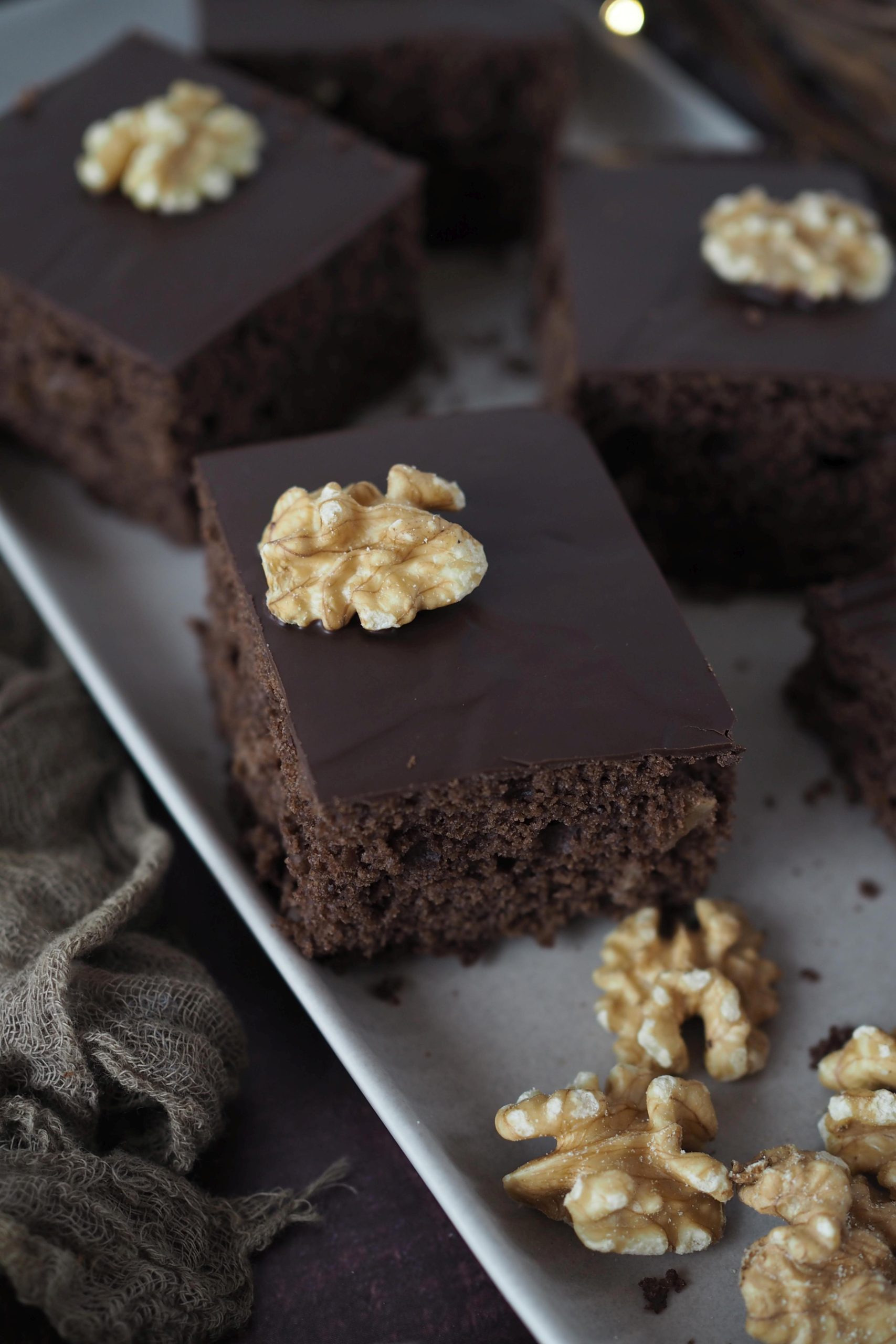 Saftige Lebkuchenschnitten mit Walnüssen