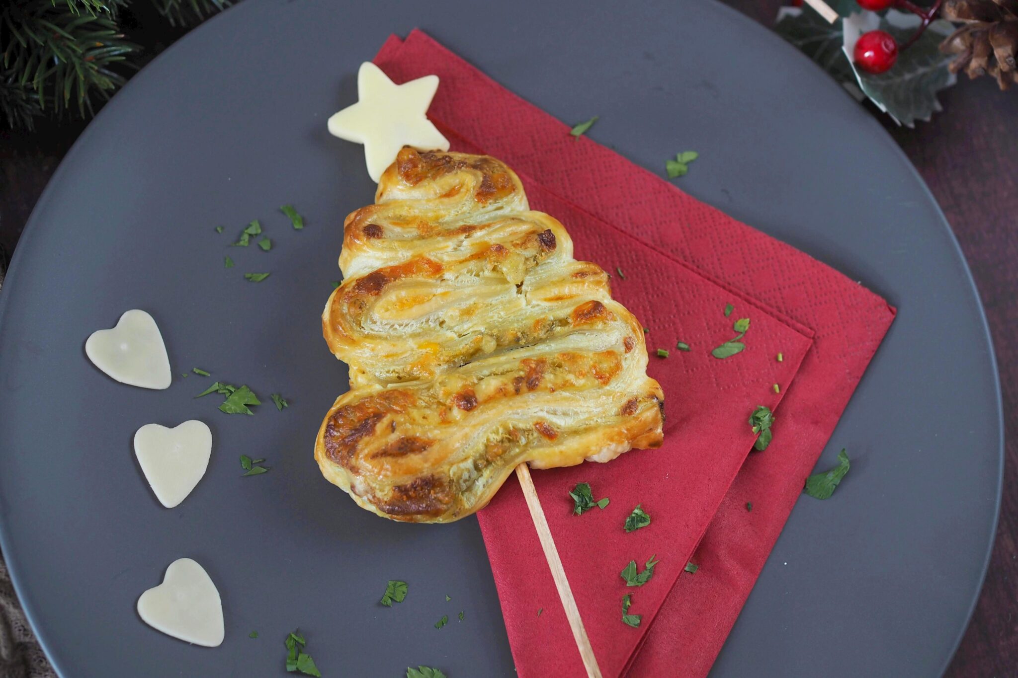 Pesto-Tannenbäume als Deko für den Weihnachtsteller - Wiewowasistgut