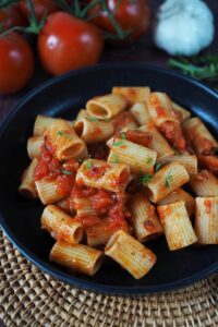 pasta-al-pomodoro-in-20-Minuten-auf-dem-Tisch