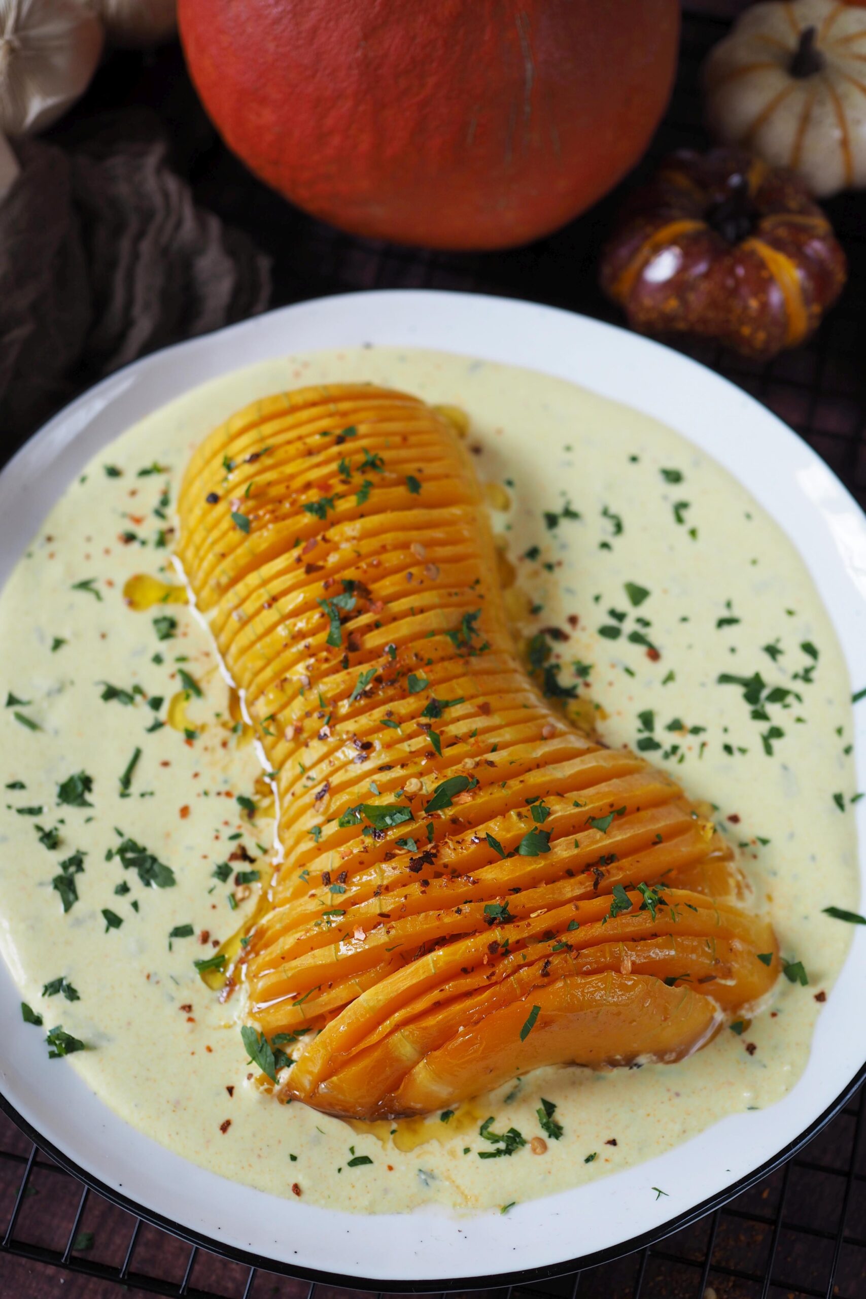 Gerösteter Butternut-Kürbis mit Curry-Dip