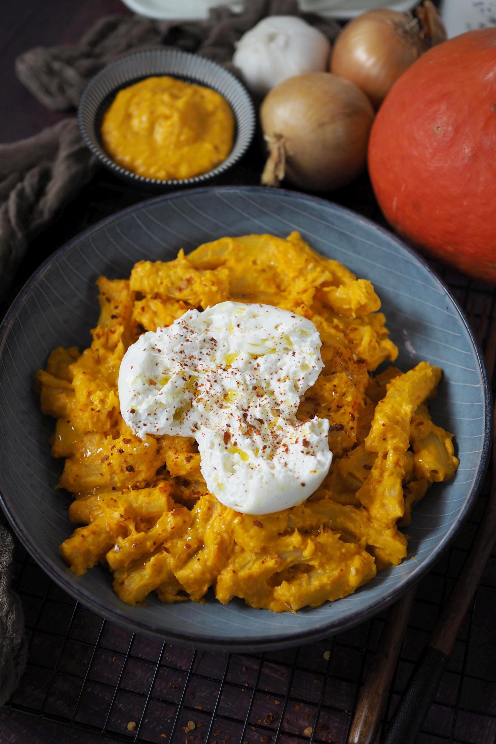 Cremige Kürbis-Pasta mit Burrata