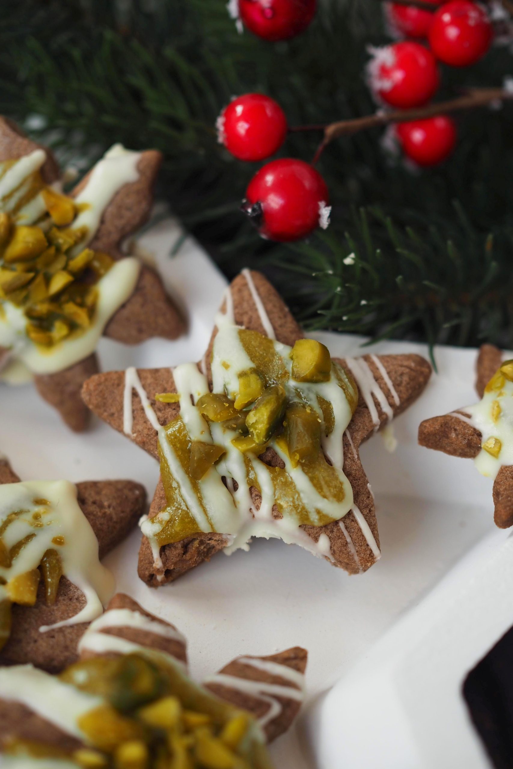 Einfache Weihnachtsplätzchen: Schoko-Pistazien-Sterne - Wiewowasistgut