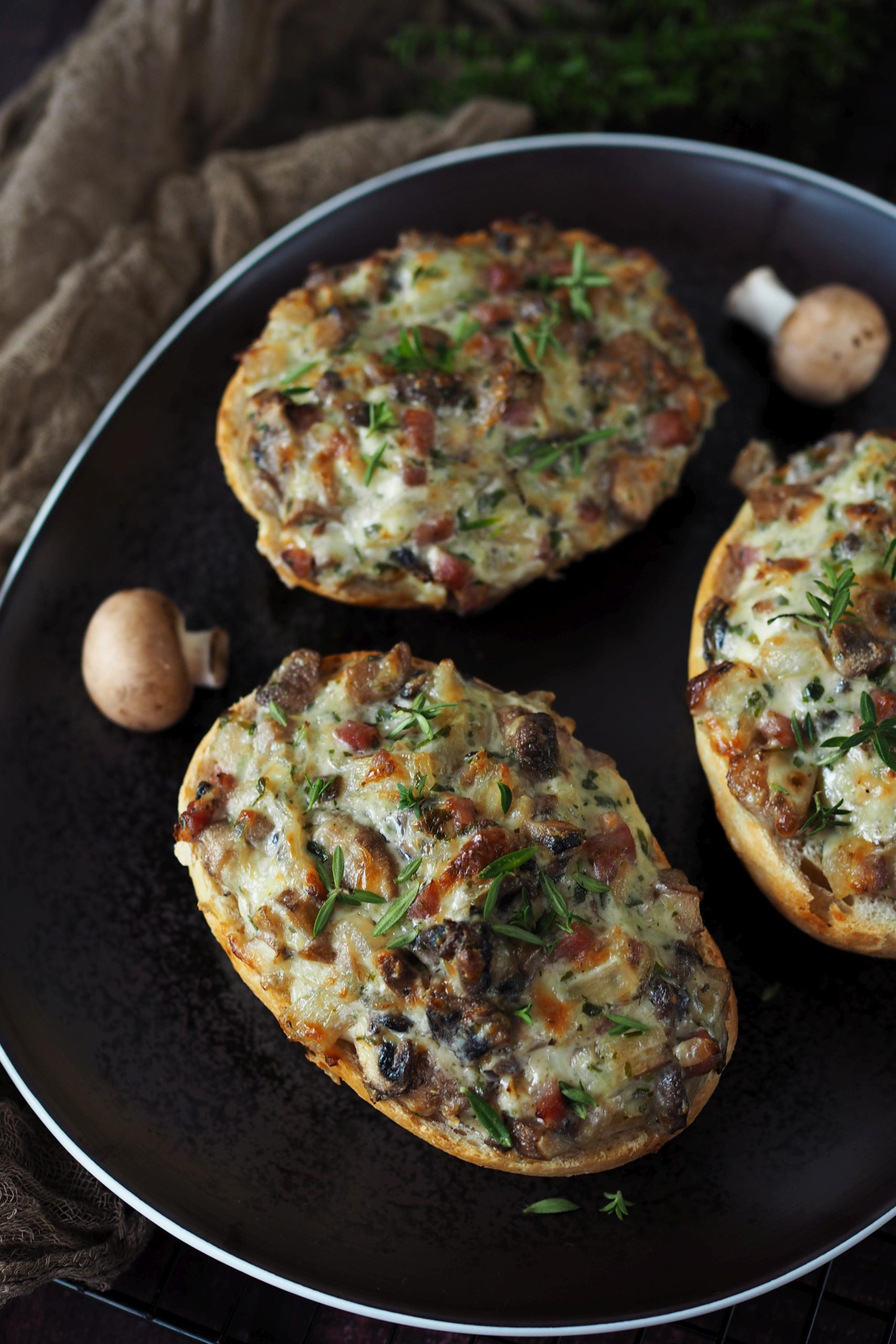 Bistro-Baguette (Pizza-Baguettes) mit Champignons