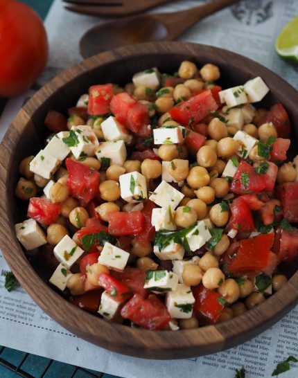 proteinreicher-saettigender-kichererbsen-salat