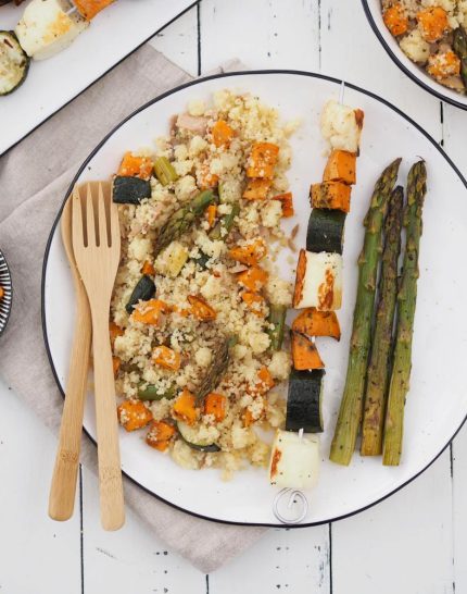 couscous-salat-mit-grill-gemuese-suesskartoffel-halloumi-spiesse