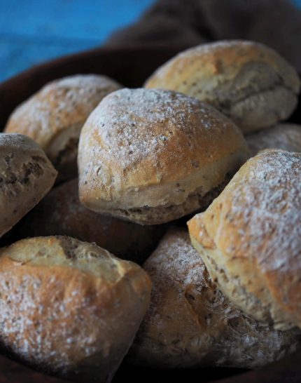 dinkel-chia-broetchen-einfaches-rezept