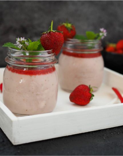 selbstgemachter-erdbeer-pudding-ohne-tuetchen-erdbeeren-erdbeermus-protein