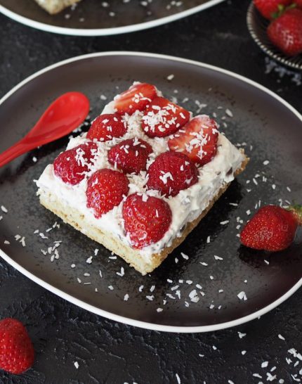 erdbeerkuchen-mit-stracciatella-kokos-creme