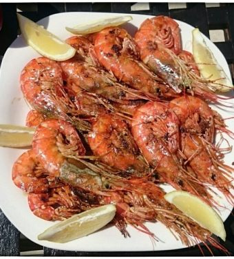 Gambas und Sepia al ajillo (in Knoblauch) - Fisch mit Knoblauch