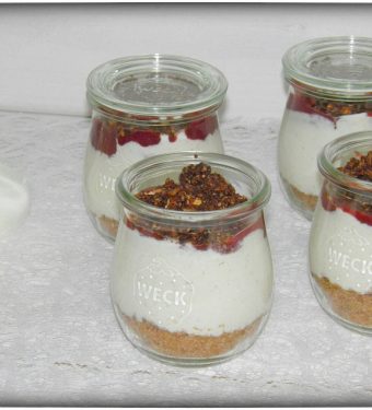 Weihnachtliches-Schicht-Dessert-im-Glas