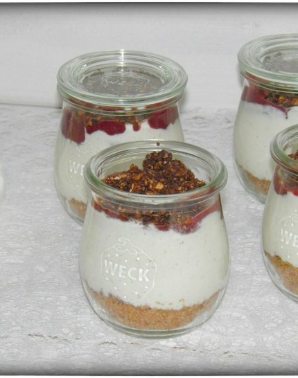 Weihnachtliches-Schicht-Dessert-im-Glas