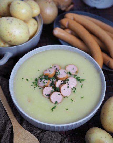 kartoffelsuppe-mit-wuerstchen-wie-von-oma