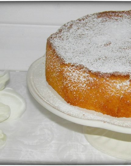 Gató-mallorquín-Mallorquinischer-Mandelkuchen-glutenfrei-aus-dem-Thermomix