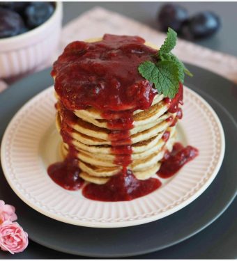 vegane-bananen-pancakes-mit-kompott