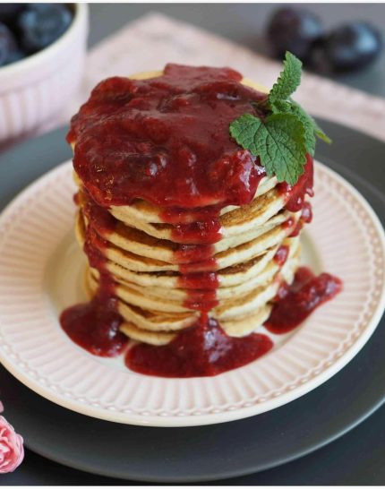 vegane-bananen-pancakes-mit-kompott