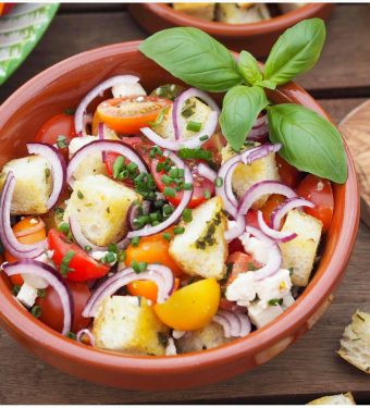 panzanella-brotsalat-mit-kraeuterdressing-fuerstenberg-natur-radler