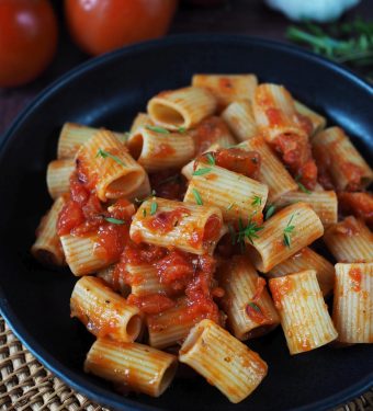 pasta-al-pomodoro-in-20-Minuten-auf-dem-Tisch