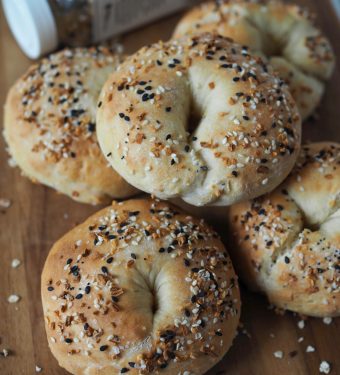 Brot, Bagels, Proteinrezept, Protein-Bagels, Brot backen, Proteinbrot, Magerquark, ohne Gehzeit, Proteinrezepte, TM 6, TM 5, TM 31, Thermomix, Rezepte, www.wiewowasistgut.com, selbstgemacht, Rezept, kostenlos,