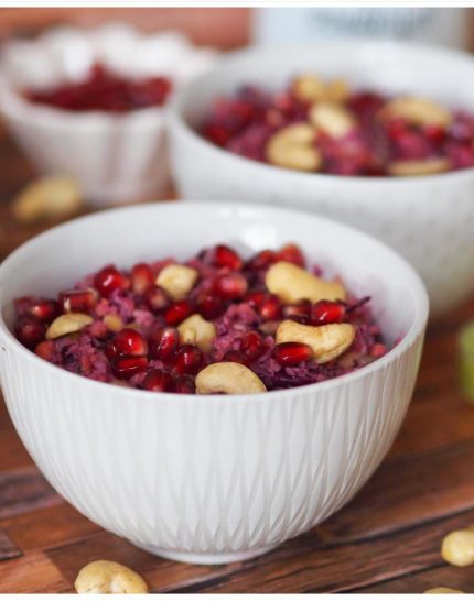 bunter-rohkostsalat-mit-granatapfel-und-cashewkernen