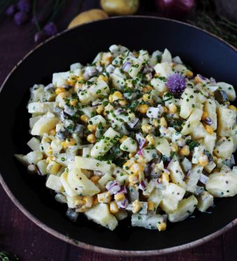 fuer-die-grillsaison-senf-kraeuter-kartoffelsalat