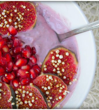 Brombeer-Smoothie-Bowl mit Granatapfel und Feigen aus dem Thermomix