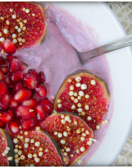 Brombeer-Smoothie-Bowl mit Granatapfel und Feigen aus dem Thermomix