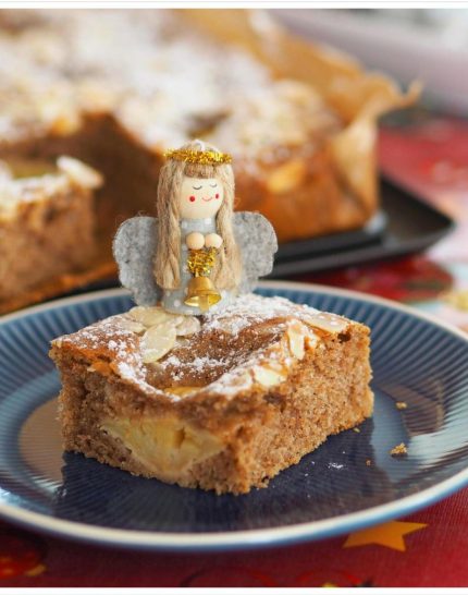 weihnachtlicher-apfel-gewuerzkuchen-familienkuchen